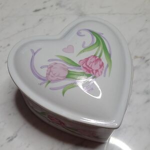 Heart-Shaped Floral Trinket Box (109)